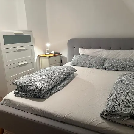 Lägenhet Charmantes Mit Kostenlosem Parkplatz *